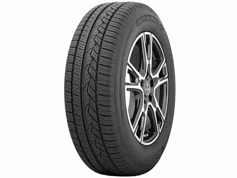 Летняя шина Nitto NT421Q 235/60 R17 106H