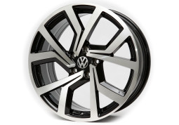 Диск Replica Volkswagen RS228 BMF R17 W7.5 PCD5х112 ET35 DIA57.1