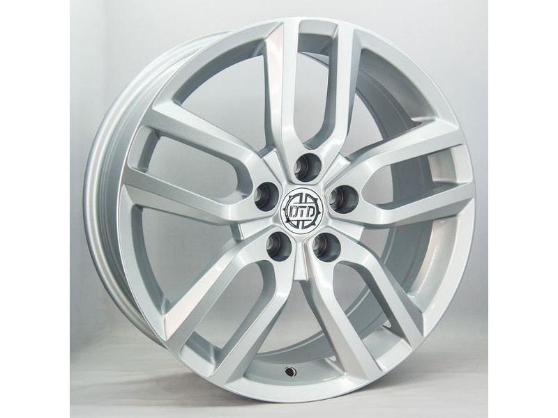 Диск GT 5883 Silver R18 W7.5 PCD5x114.3 ET35 DIA60.1