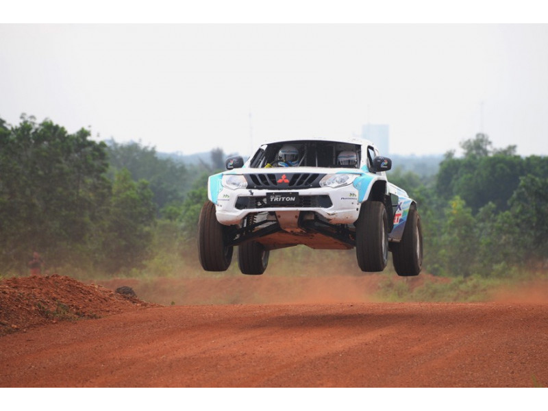 Achilles Desert Hawk X M/T 285/60 R18 118/115Q